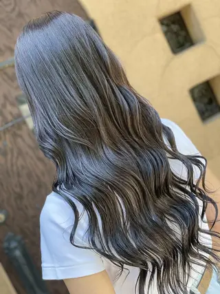 ロング カラー ハイトーン得意😍 Lumiereのヘアスタイル