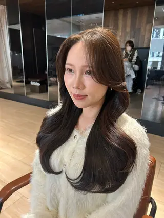 ロング 🎀大竹美侑／顔まわ りカット／レイヤーのヘアスタイル