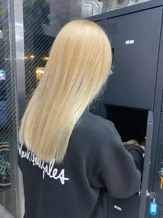 ロング カラー パーマ ヘアアレンジ メンズ キッズ ネイル マツエク・マツパ アイブロウ 🎀ハイトーンNo .1🩵NaGiSaのヘアスタイル