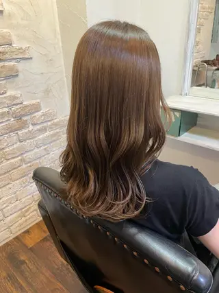 ロング Babylone 飯尾 香音のヘアスタイル