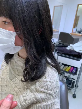 セミロング ARMONY秋山輝也 コテ巻き風パーマ特化のヘアスタイル