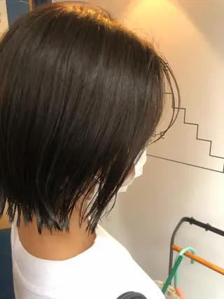 ショート カラー やまさきえりこ ニュアンスパーマのヘアスタイル
