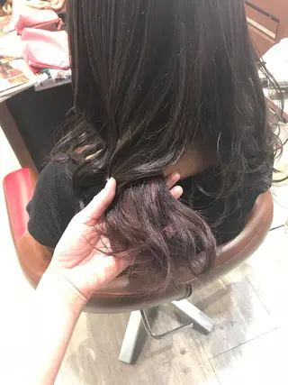 ロング カラー ウルフカット／吉村 桃子のヘアスタイル