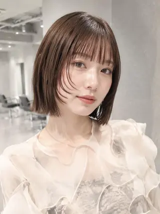 ミディアム カラー 切りっぱなしボブ/ 透明感カラー/うらんのヘアスタイル