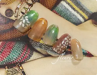 ネイル フルリール 【プライベートサロンのネイルデザイン
