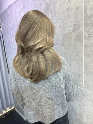ロング カラー 顔まわりの神様✨ 透明感カラー藤嶋秀幸のヘアスタイル