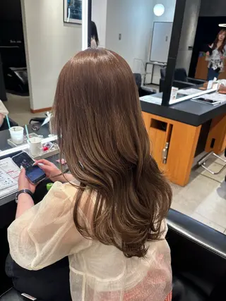 ロング KAREN(ému) 伏見/カットモデルのヘアスタイル