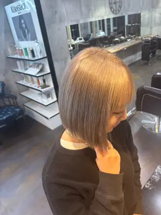 ショート カラー ✨韓国艶髪✨ケア ブリーチ🫧アキラのヘアスタイル