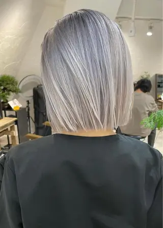 ショート カラー デザインカット/新宿 🕊️mao 🌿のヘアスタイル