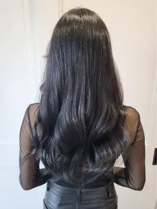 ロング カラー 亀田 幸美のヘアスタイル