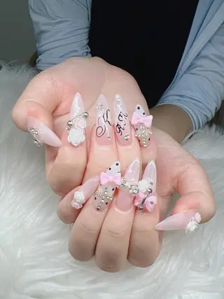ネイル Lee Nailsのネイルデザイン