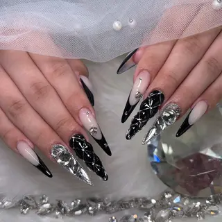 ネイル 𝑅𝑖𝑛 🫧 アクリルスカルプのネイルデザイン