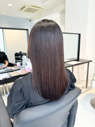 セミロング 髪質改善ストレート オルメントのヘアスタイル