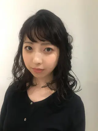 ヘアアレンジ 💓パーマ，💗 レイヤーカットのヘアスタイル