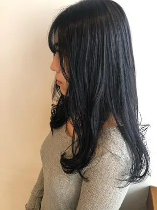 ロング カラー MIOベージュカラー 柔らかいカラーのヘアスタイル