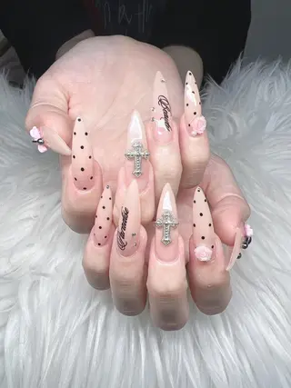 ネイル Lee Nailsのネイルデザイン