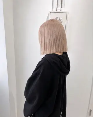 ショート カラー Muミュー/ブリーチ ハイトーン Wカラーのヘアスタイル