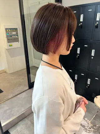 ショート カラー ウルフカット レイヤーカット上柿のヘアスタイル