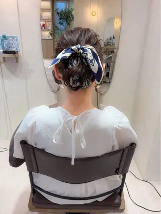 セミロング ヘアアレンジ 白浜 サキのヘアスタイル