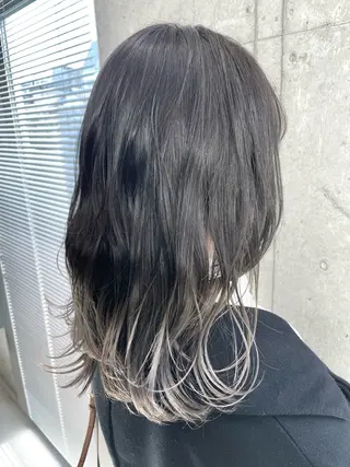 ミディアム カラー インナーカラー 推し ブリーチ 髪質改善のヘアスタイル