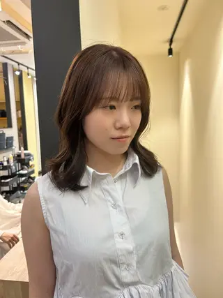 ミディアム カラー hub hair レイヤー/ナチュラルのヘアスタイル