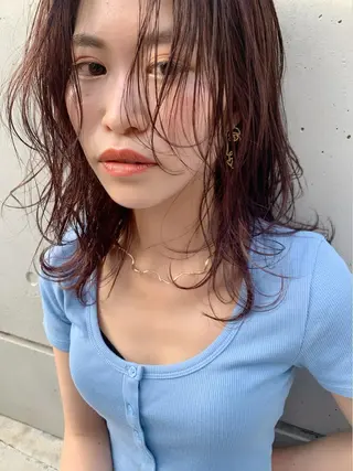 セミロング カラー 榑松 恵里のヘアスタイル