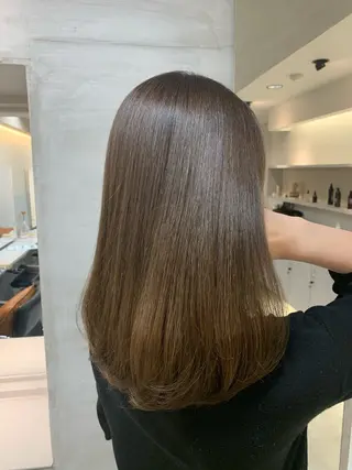 ミディアム 河上 麻衣/白髪ぼかしのヘアスタイル