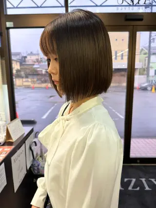ショート カラー ブリーチカラー🫧 森　凪沙のヘアスタイル