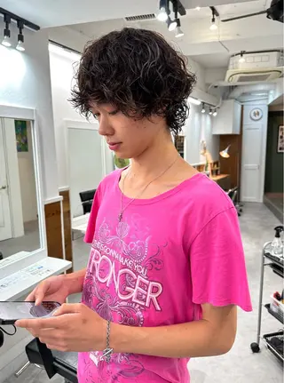 ミディアム パーマ メンズ グランジヘア 無造作ヘアHYUGAのヘアスタイル