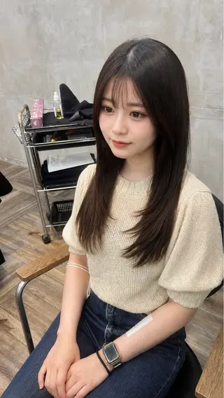 セミロング 国府田 裕のヘアスタイル