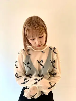 ショート カラー wakana/ 柔らかベージュカラーのヘアスタイル