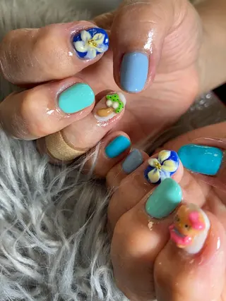 ショート YOKOSUKA NAILS💅🩶のネイルデザイン