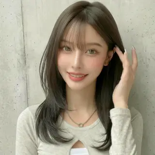 セミロング 💧艶髪ストレート ✨ロング／府川直樹のヘアスタイル