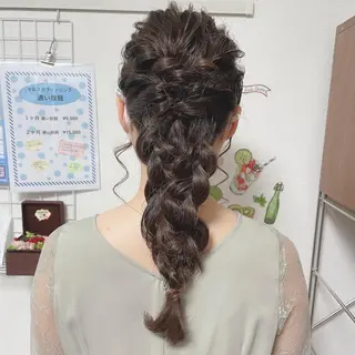 ヘアアレンジ イーチブライト EachBrightのヘアスタイル
