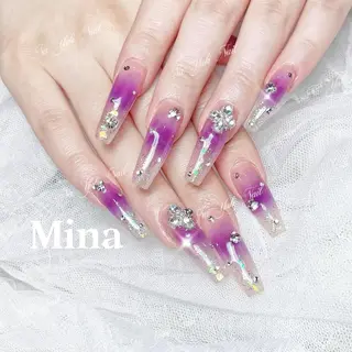 ネイル 🦋 Queenieのネイルデザイン