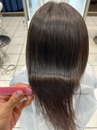 ミディアム アートディレクター 尾内 友美のヘアスタイル