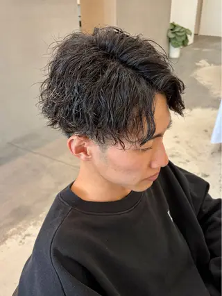 ショート パーマ メンズ 山本 駿介のヘアスタイル