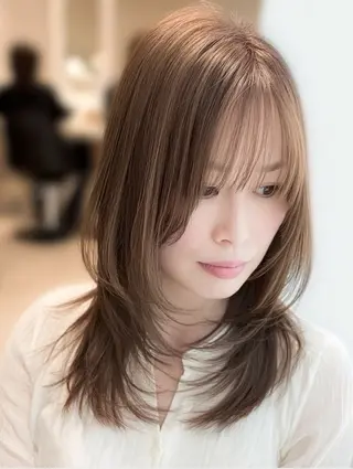 セミロング カラー ハイトーンカラー が絶対可愛い✨泰聖✨のヘアスタイル