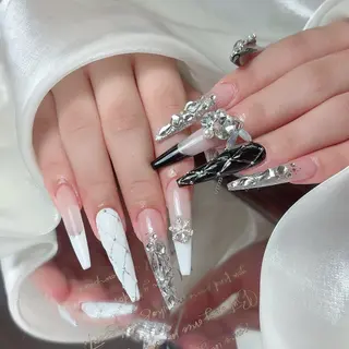 ネイル 🎀M nails✨ ビューティーのネイルデザイン