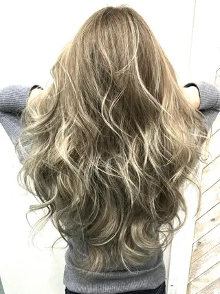 セミロング カラー 井上 一平のヘアスタイル