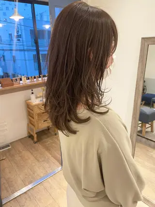 ミディアム カラー 🩰オリーブ/ ベージュ松本咲花🩰のヘアスタイル