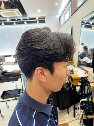 ショート パーマ メンズ メンズカット曲がる 縮毛矯正佐々木タクマのヘアスタイル