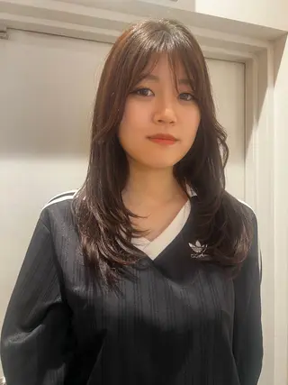 ミディアム カラー コバヤシ ユメのヘアスタイル