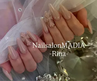 ショート MADIA ___rinaのネイルデザイン