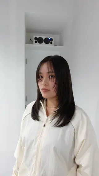 ミディアム Shiro RENのヘアスタイル