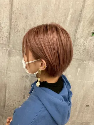 ショート カラー 藤田 麗安のヘアスタイル