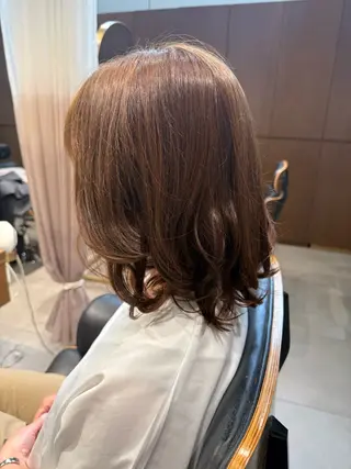 カラー 長谷川 紗羅のヘアスタイル