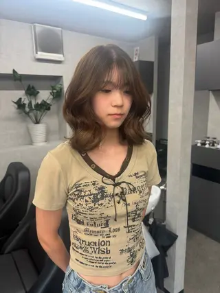 セミロング カラー アヤカ (AYAKA)のヘアスタイル