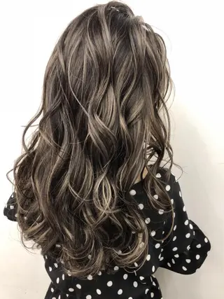 ロング カラー 海外風レイヤーカット 👑店長 平松 由のヘアスタイル