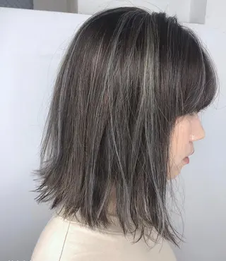 ミディアム カラー カラーサロン ビスカリアのヘアスタイル